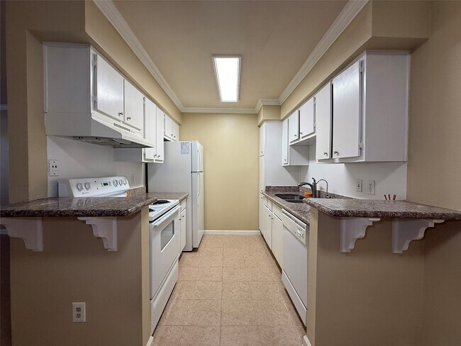 Building Photo - 2250 Bering Dr