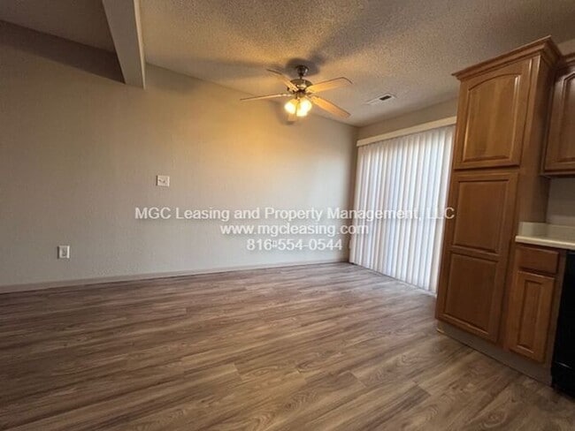 Building Photo - Timbers East Townhomes - 1,300+ Sq. Ft. Townhome with Garage – Move-In Ready