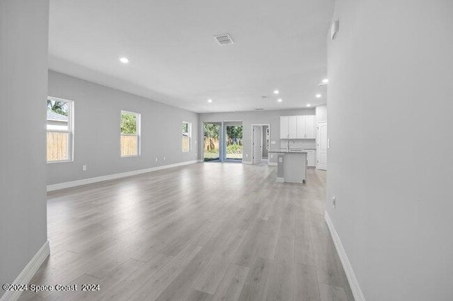 Building Photo - 1377 Amelia Ave SW