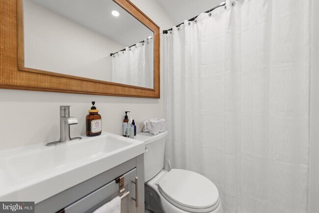 Building Photo - 31 W Southwerk St