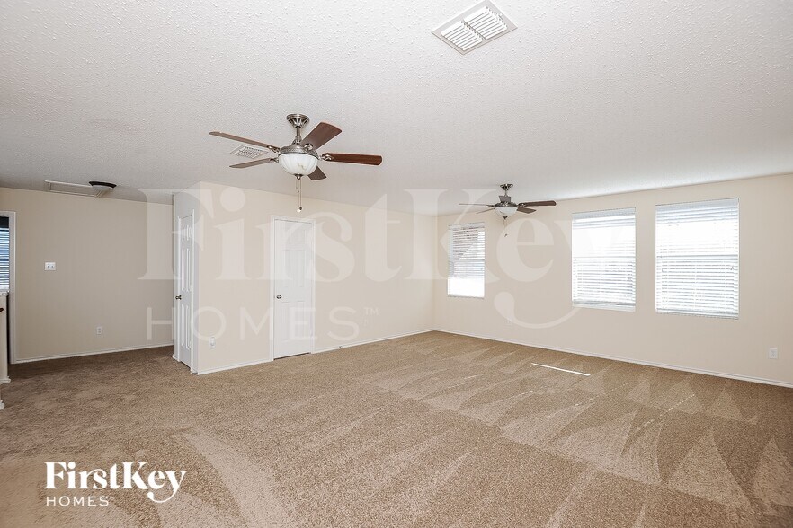 Building Photo - 4004 German Pointer Way