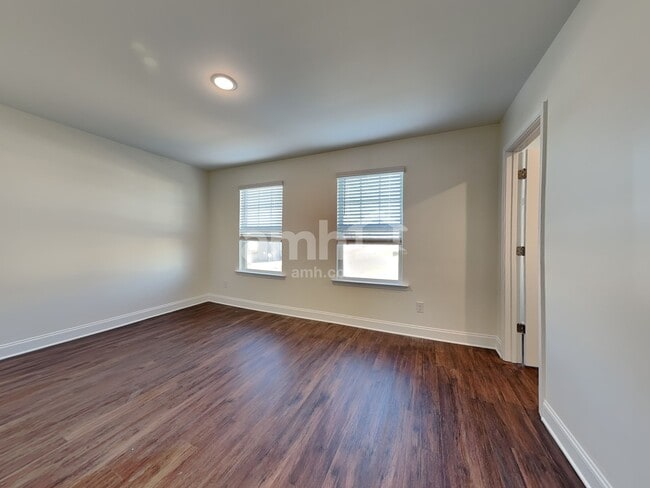 Building Photo - 15717 Thomas Rd