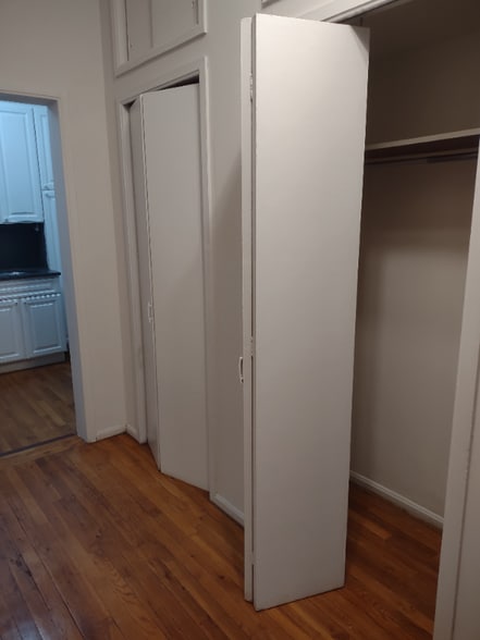 Building Photo - W. 45th St, 9th Ave