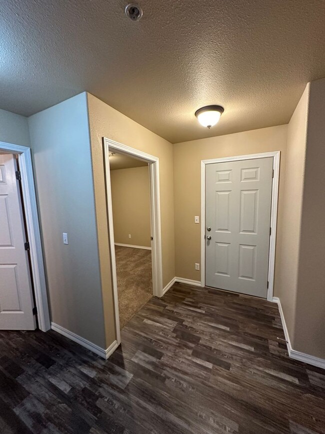 Building Photo - PROMENADE LOOP CONDO (RPM#154)