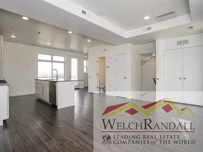 Building Photo - Live in Comfort & Style – 2BR, 2BA Townhom...