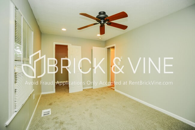 Building Photo - 170 Penick Ave