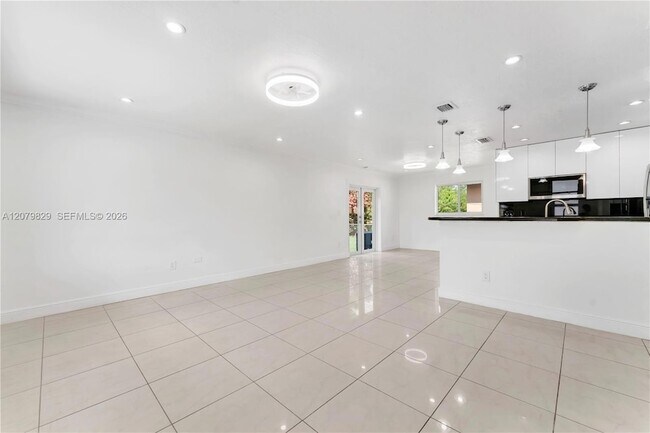 Building Photo - 3250 SW 72nd Ct