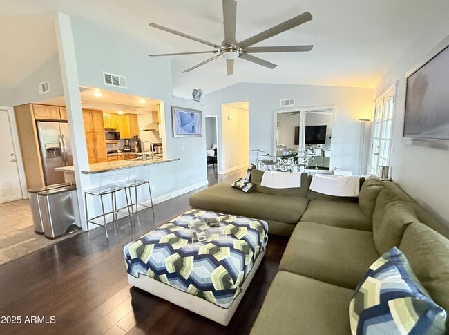 Building Photo - 6814 E Sandra Terrace