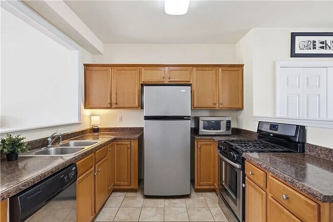 Building Photo - 10565 Cherry Grove Ct