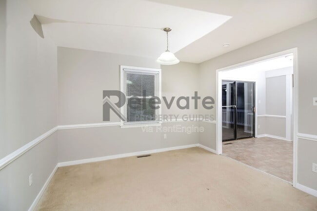 Building Photo - 8247 Fourscore Dr