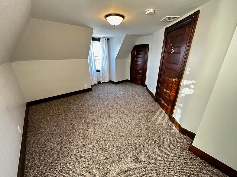 Building Photo - 53 Hopedale