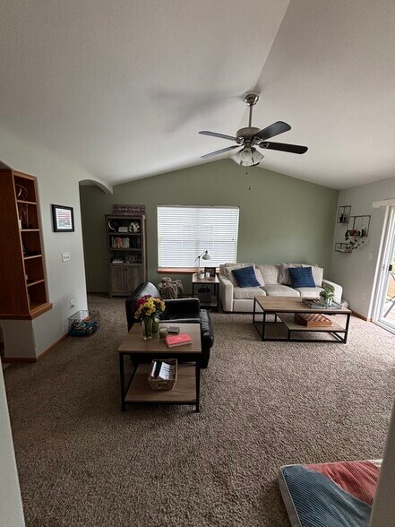 Building Photo - 1552 Deerfield Dr