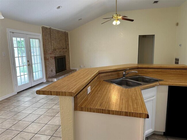 Building Photo - 13015 Tregarnon Dr