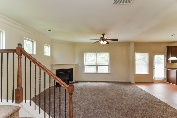 Building Photo - 1479 Wilford Dr NE