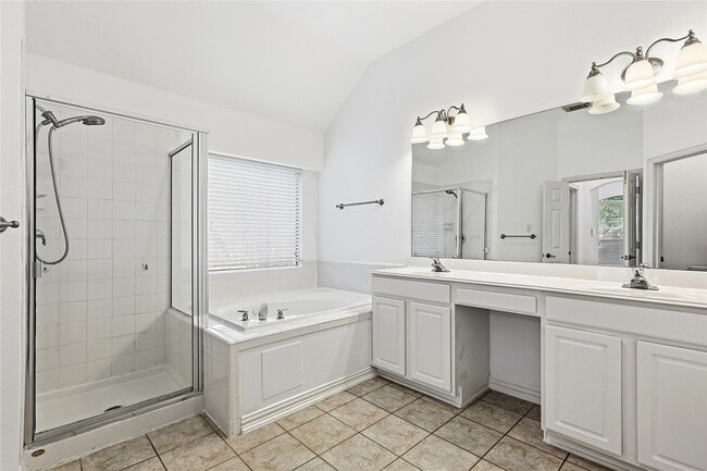 Building Photo - 7835 Stone Oak Ct