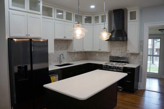 Building Photo - 712 Morgan St