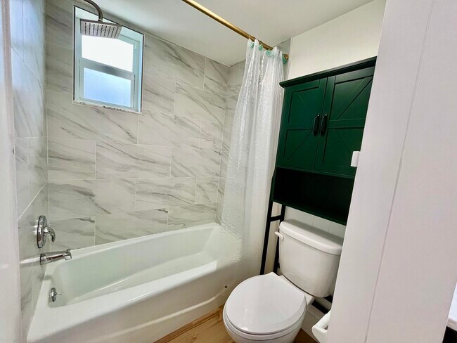 Building Photo - 106 Linda Ln