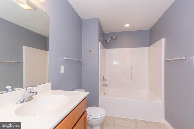 Building Photo - 228 Morlatt Ln