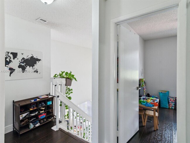 Building Photo - 15760 NW 16th Ct