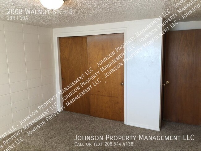 Building Photo - 2008 Walnut St