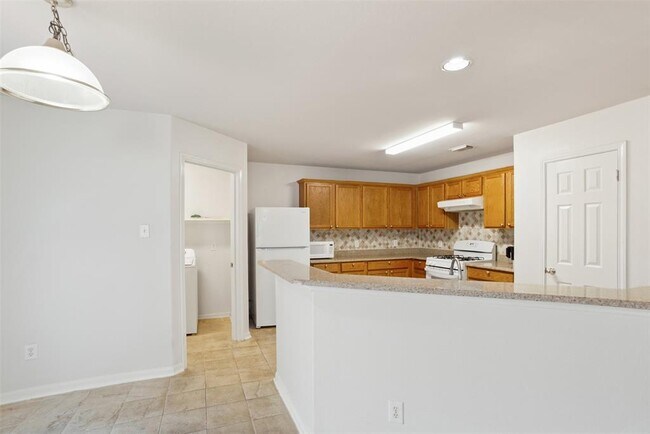 Building Photo - 1617 Gaylord Dr