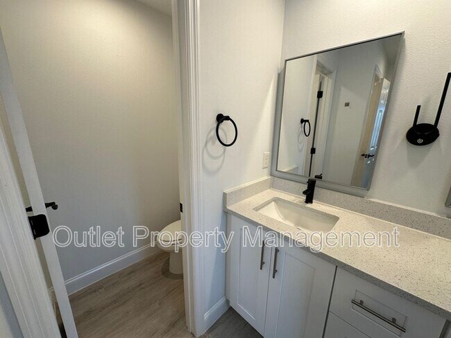 Building Photo - 790 W Gaucho Cir