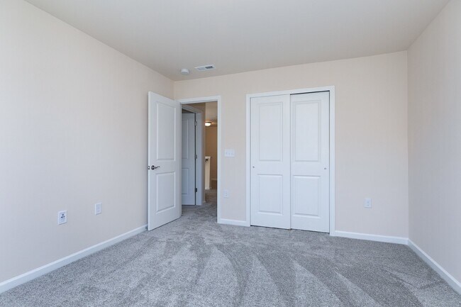 Building Photo - 237 Ribbon Rail St