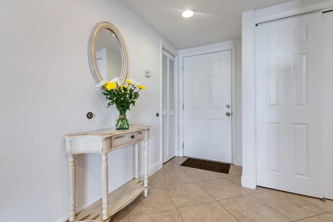 Building Photo - 11863 Wimbledon Cir