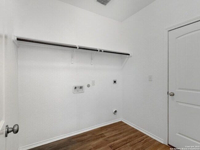 Building Photo - 2814 High Castle