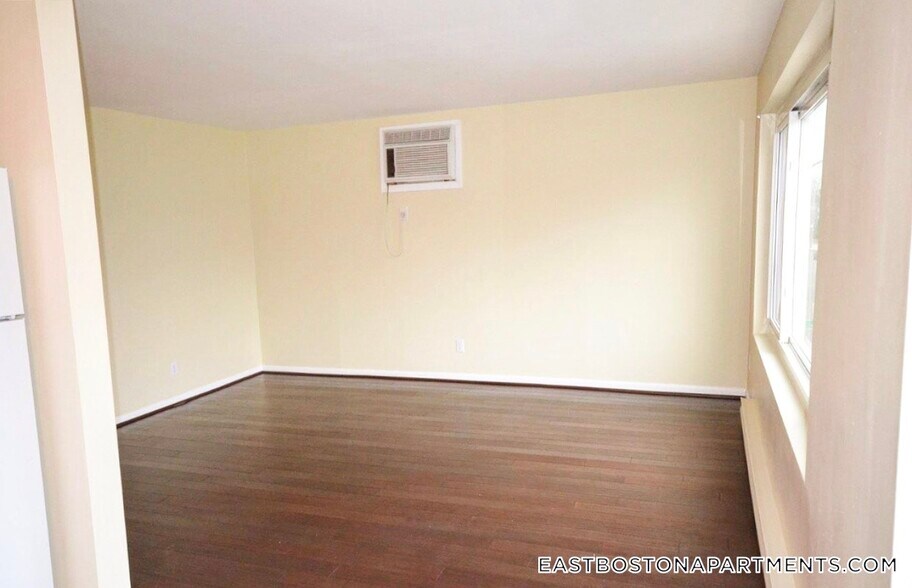 Building Photo - 128 Marginal St