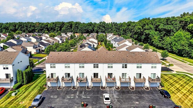 Building Photo - 5652 Pittsford Dr
