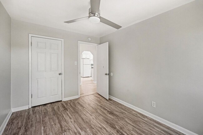 Building Photo - 629 Maple Dr