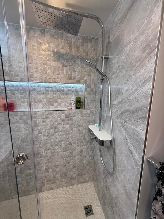 Building Photo - 200 W Camino Real