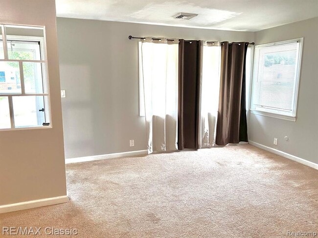 Building Photo - 22011 Blackstone St