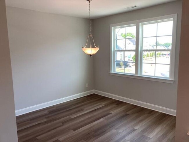 Building Photo - 543 Bistle Drive - Bev Roberts Rentals and...