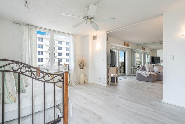 Building Photo - 3301 S Ocean Blvd