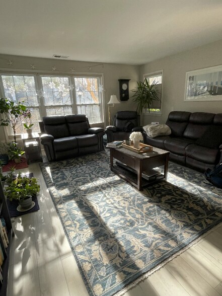 Building Photo - 2224 Springwood Dr