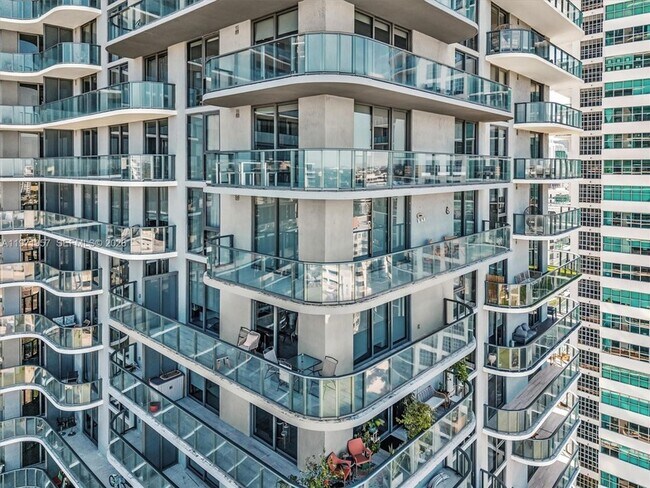 Building Photo - 121 NE 34th St