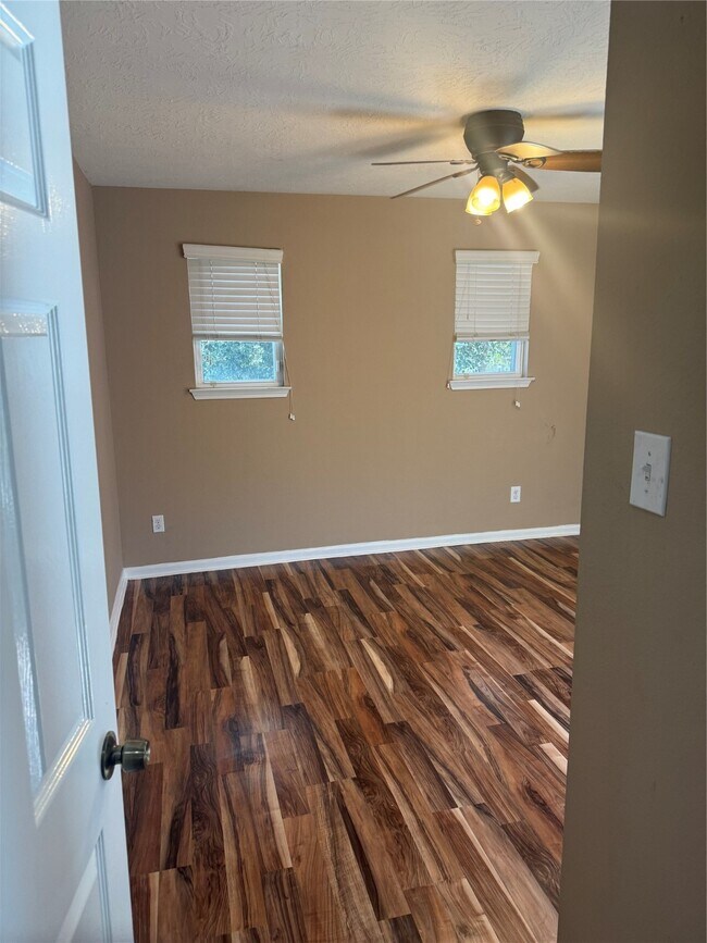 Building Photo - 15326 Trinity Meadow Dr