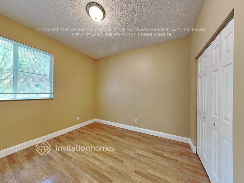 Building Photo - 2266 SW 135th Ave