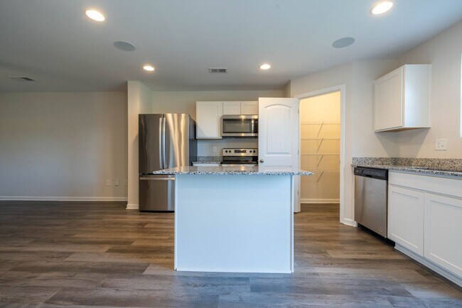 Building Photo - 115 Adger Rd