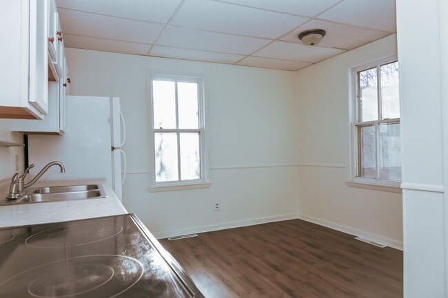 Building Photo - Bjerke Duplex