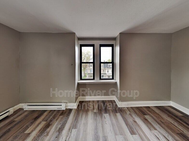 Building Photo - 33 S 18th St