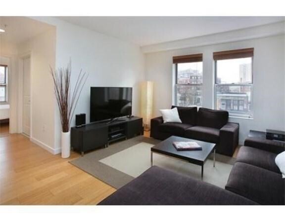 Building Photo - 16 Miner St