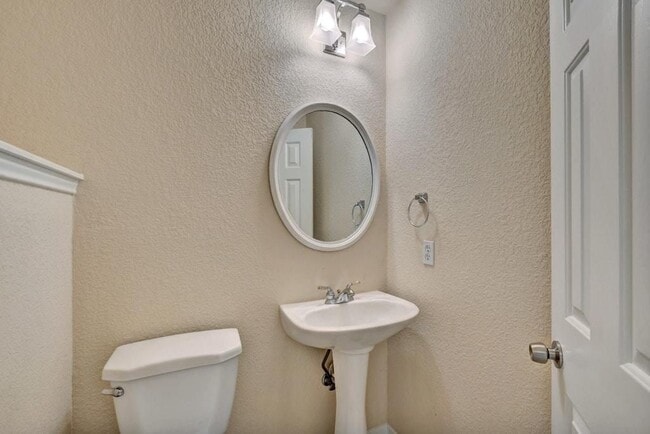 Building Photo - 1016 Savanna Ln