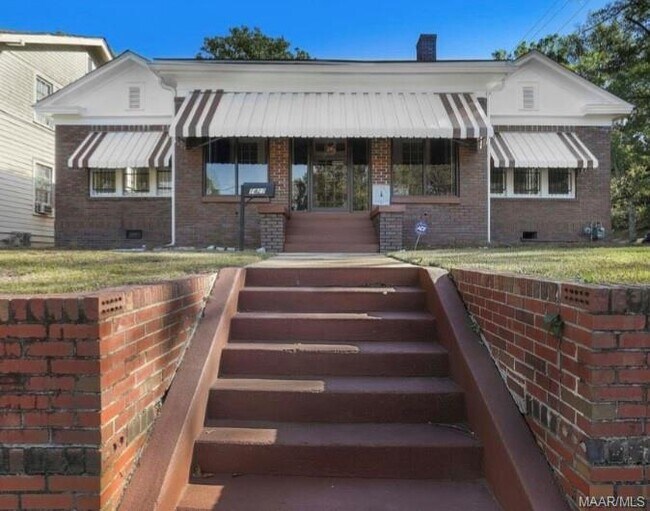 Primary Photo - 1427 Court St