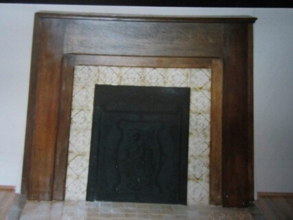 Decorative fireplace - 3913 Flad Ave