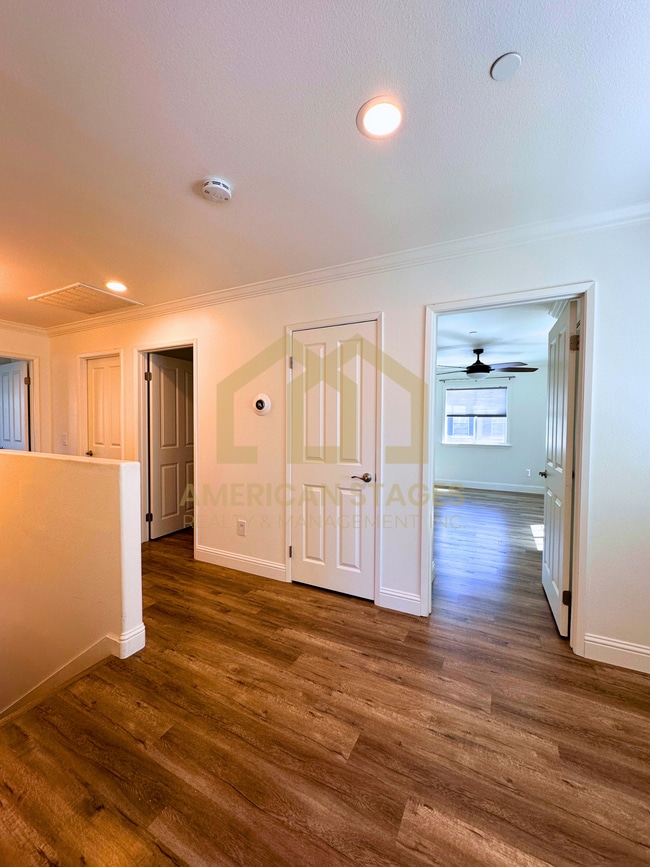 Building Photo - 1441 Crown Cir