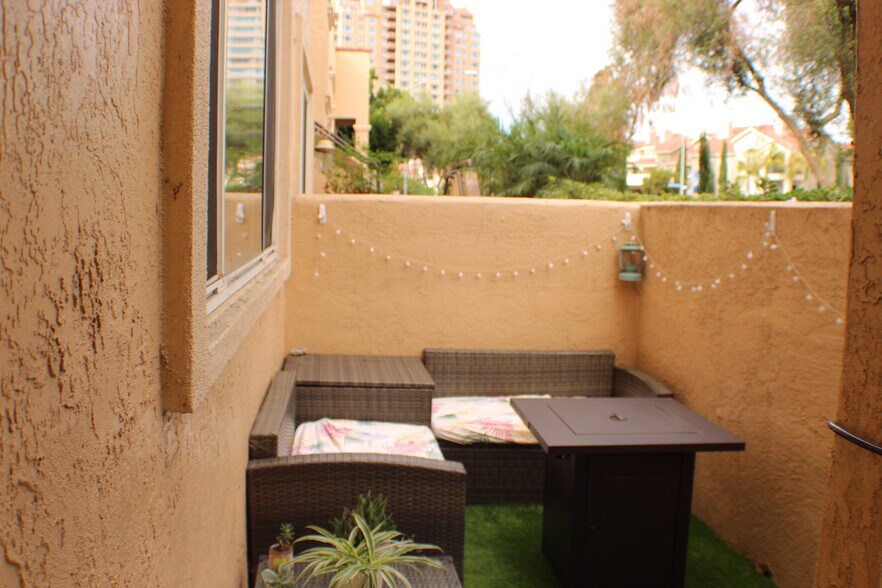 patio - 3955 Nobel Dr