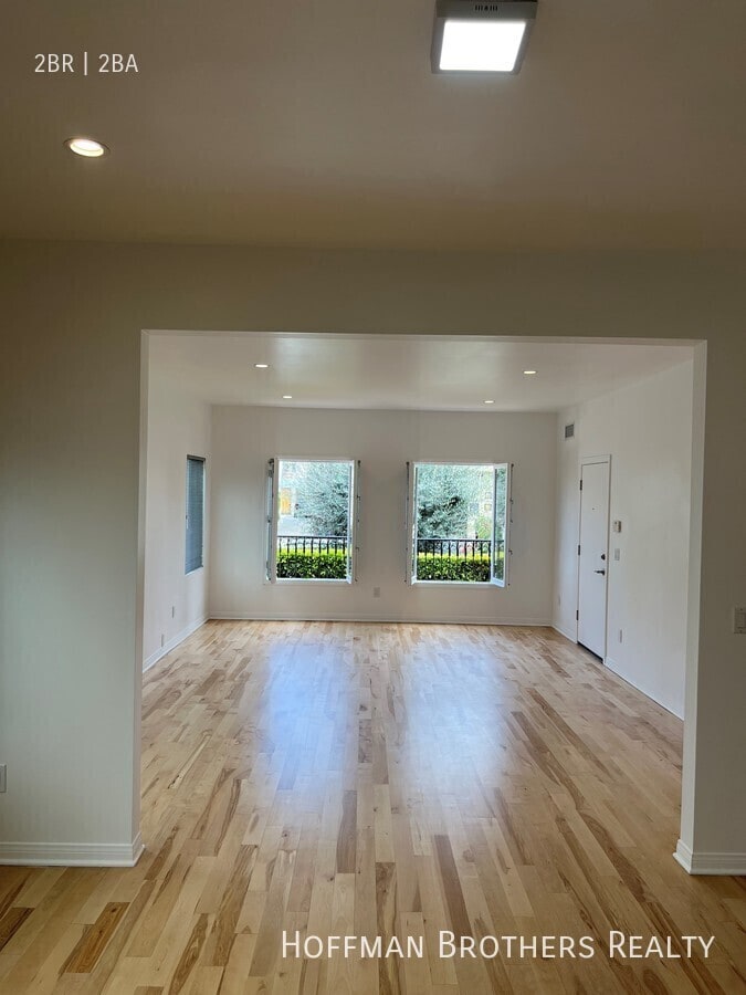 Building Photo - 455 N Spaulding Ave